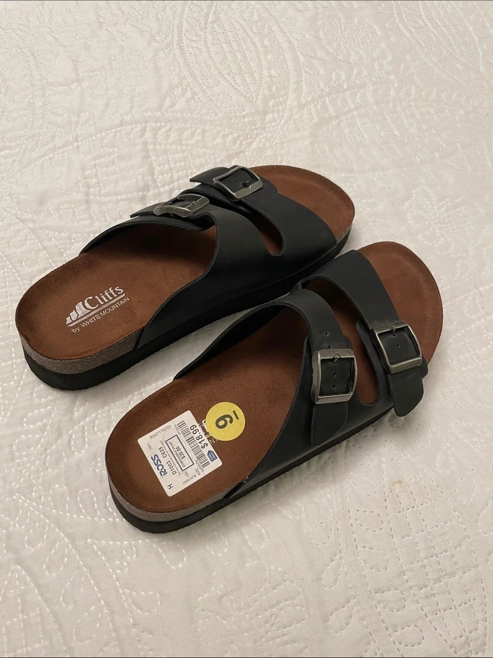 NWT CLIFFS By White Mountain AVATAR Size 9 Flat Sandals